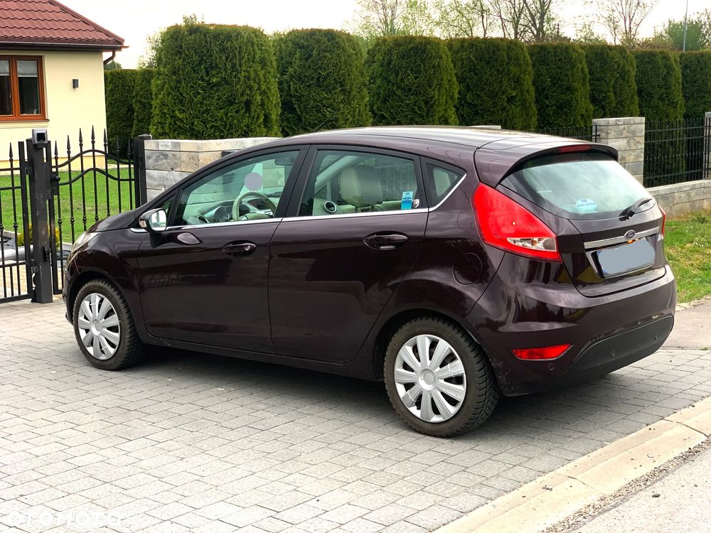 Ford Fiesta 1.4 Ghia - 9