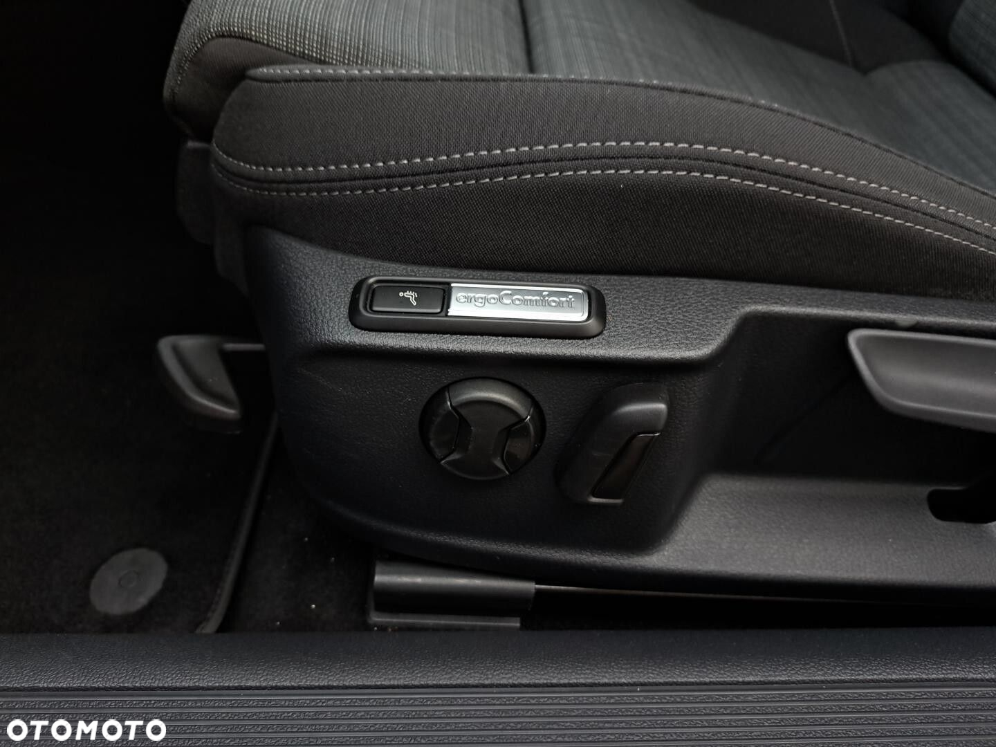 Volkswagen Passat 2.0 TDI Business DSG - 12