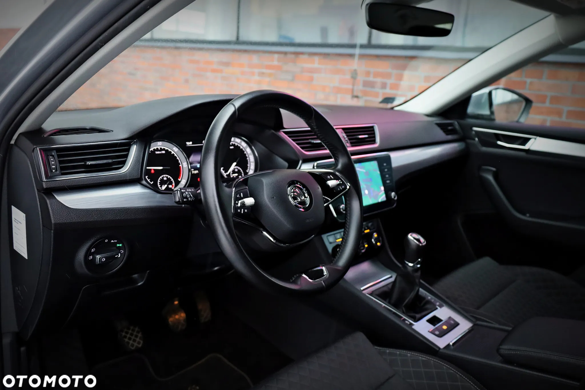 Skoda Superb 2.0 TDI SCR Ambition - 20