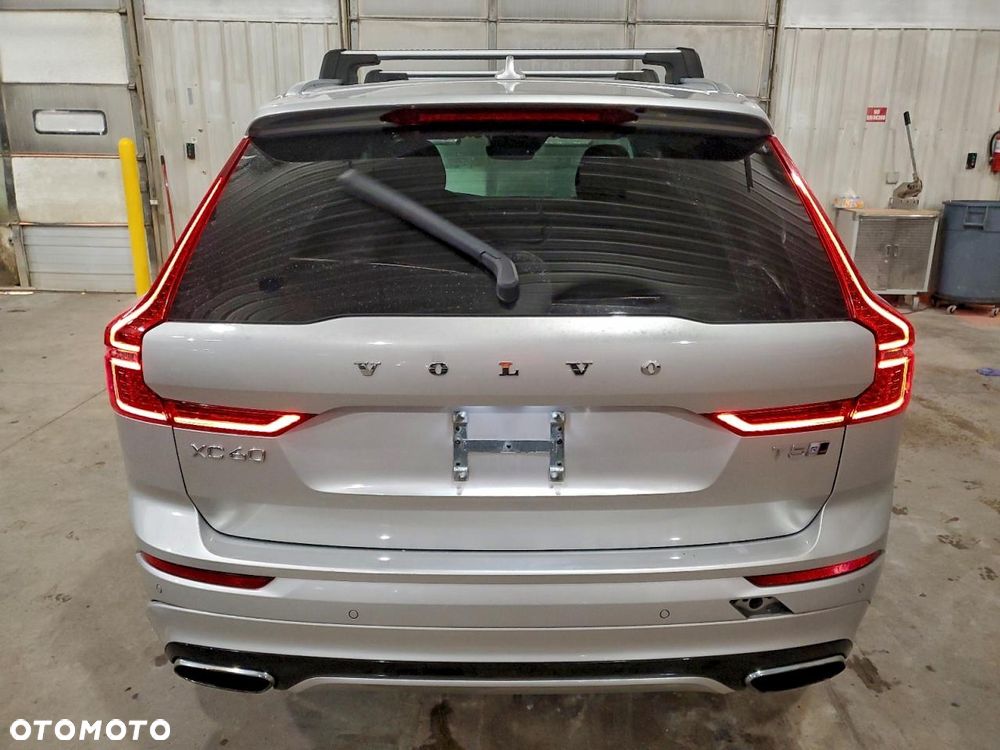 Volvo XC 60 T5 AWD R-Design - 6