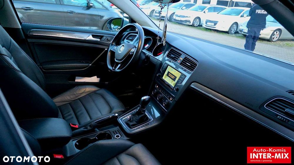 Volkswagen Golf - 26