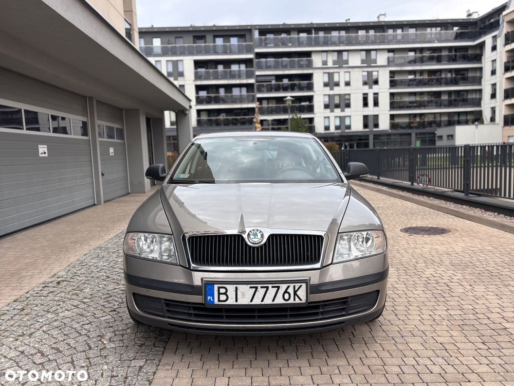 Skoda Octavia 1.6 Elegance - 2