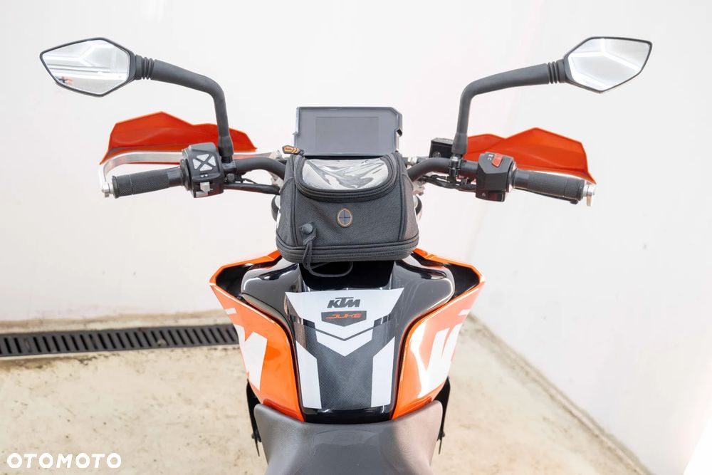 KTM Duke 125 - 24