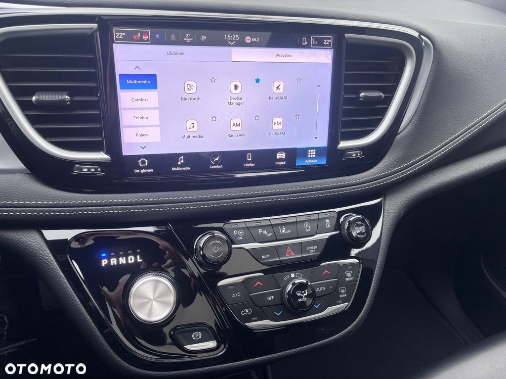 Chrysler Pacifica - 25