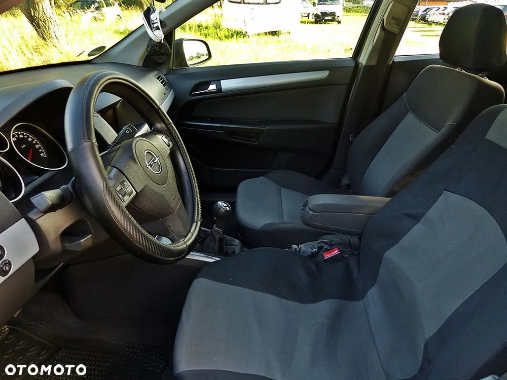 Opel Astra 1.4 Enjoy - 19