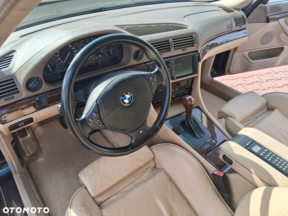 BMW Seria 7 - 20