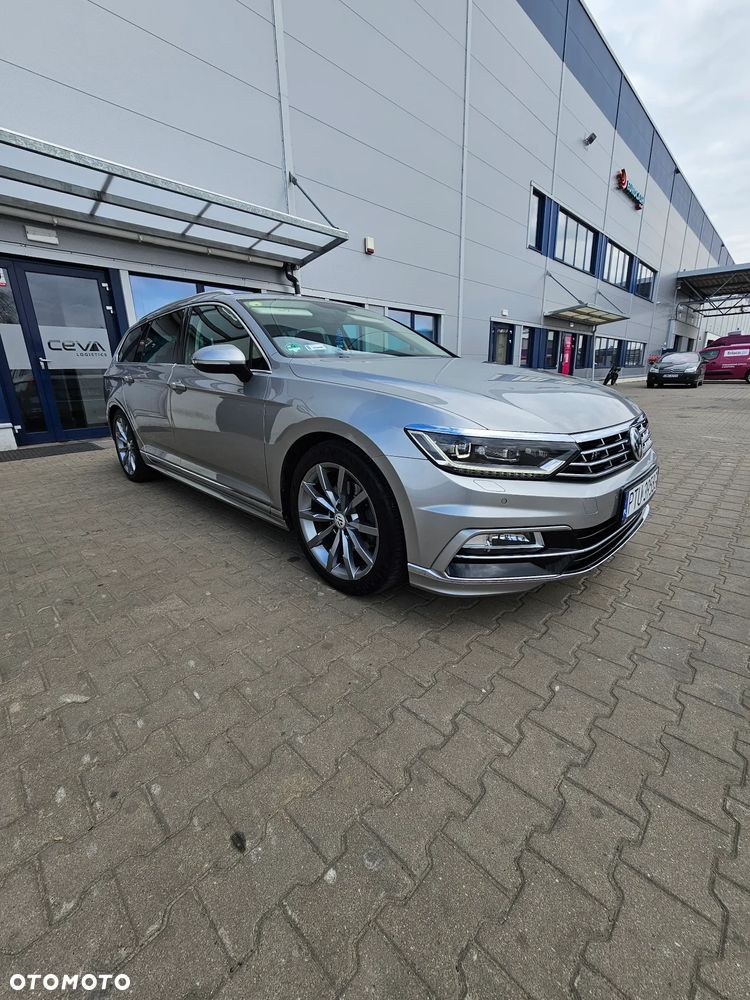 Volkswagen Passat 1.6 TDI SCR DSG Conceptline - 16