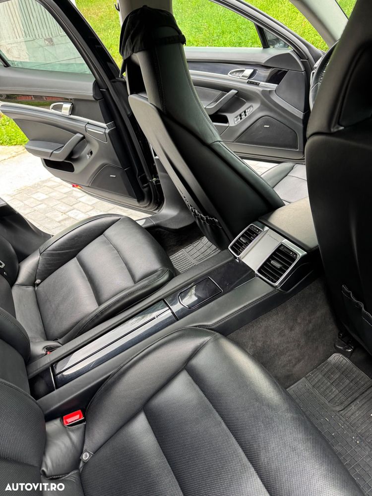 Porsche Panamera - 12