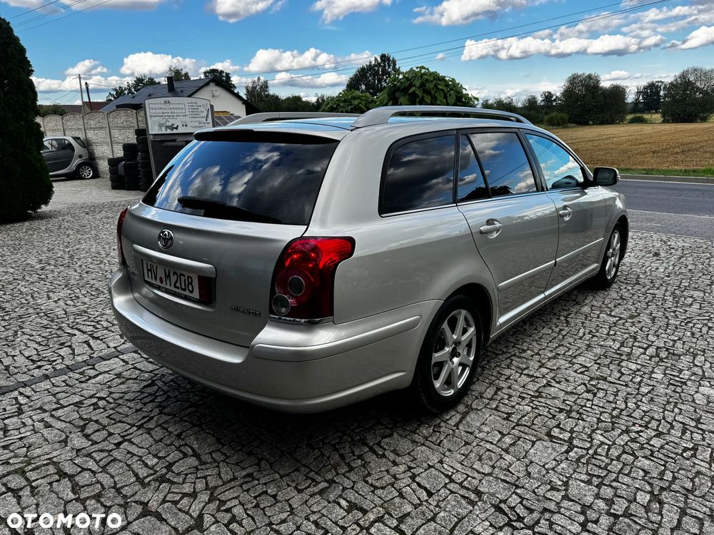 Toyota Avensis 1.8 VVT-i Executive - 5