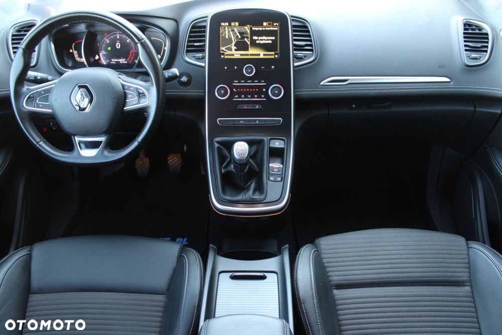 Renault Grand Scenic - 15