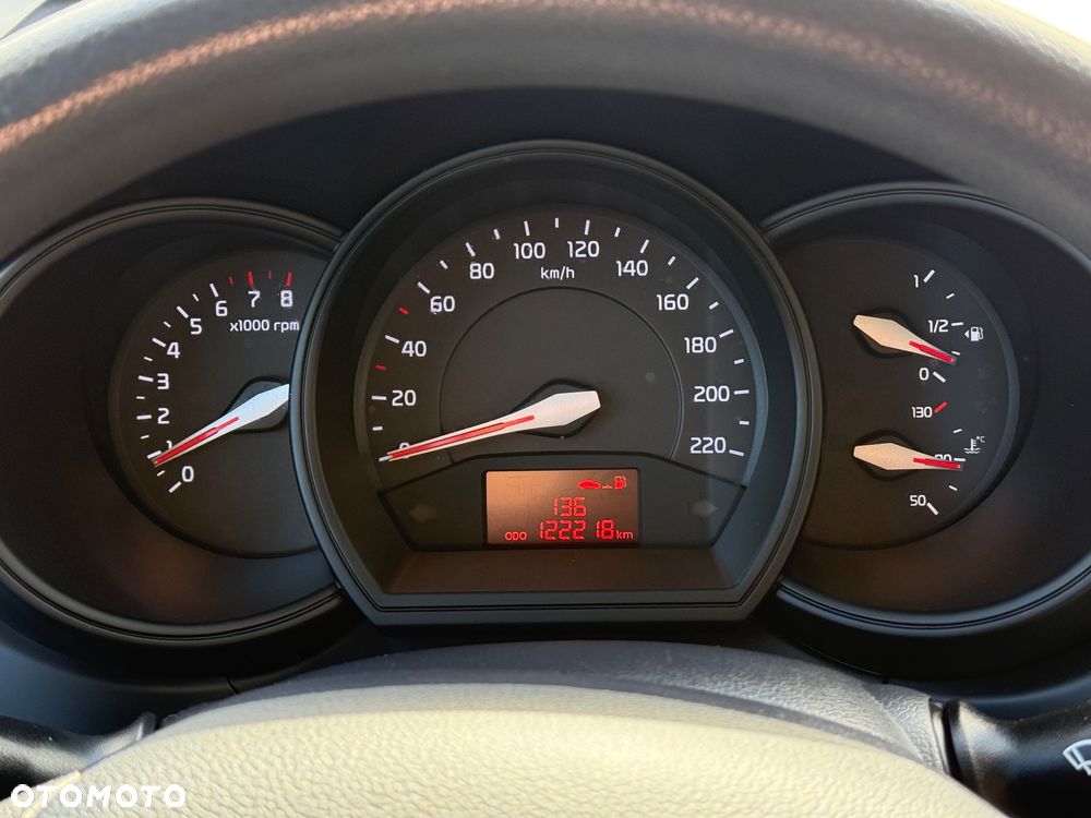 Kia Rio 1.2 Attract - 25