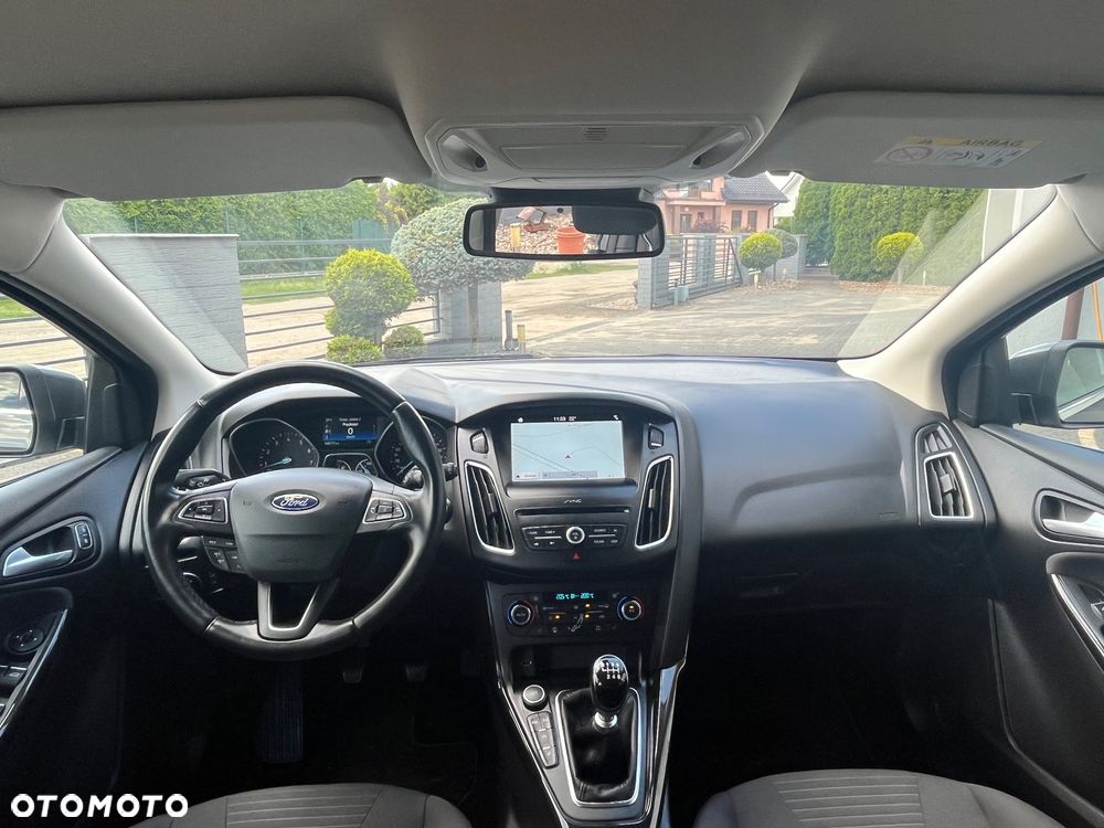 Ford Focus 1.5 EcoBoost Titanium - 16