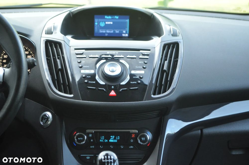 Ford Kuga 2.0 TDCi 2x4 Titanium - 28