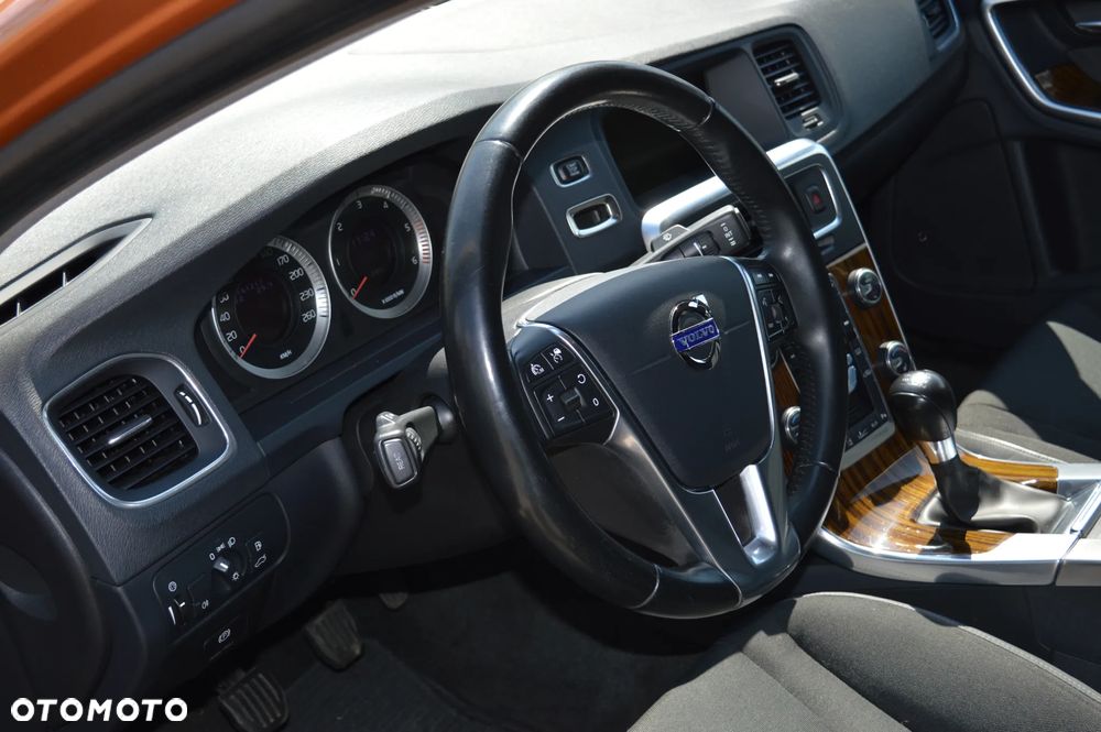 Volvo S60 D3 Momentum - 18