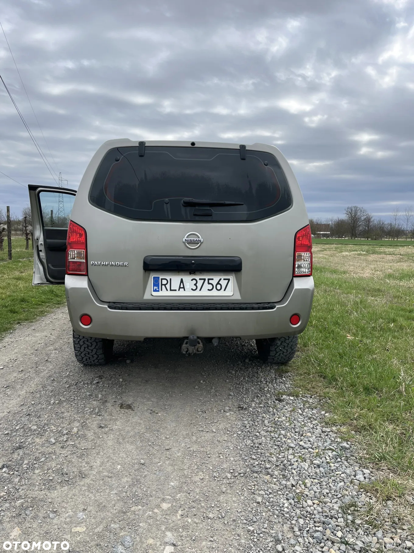 Nissan Pathfinder 2.5 D LE - 7