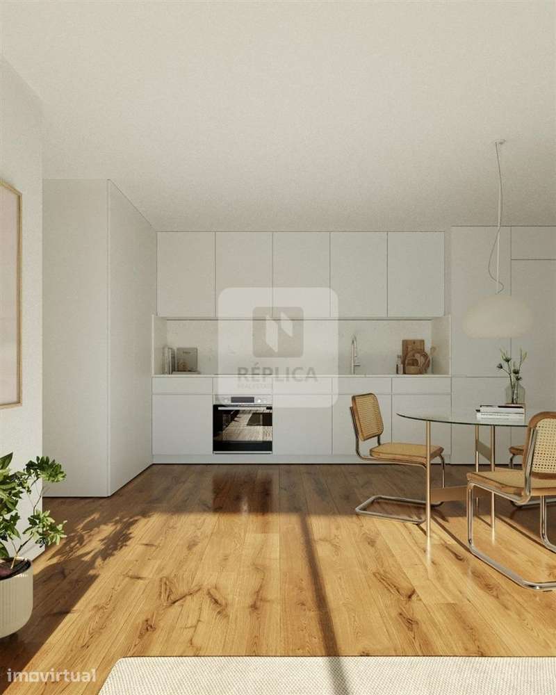 Apartamento T2 com Varanda e Garagem à Avenida Fernão Magalhães - Grande imagem: 2/11