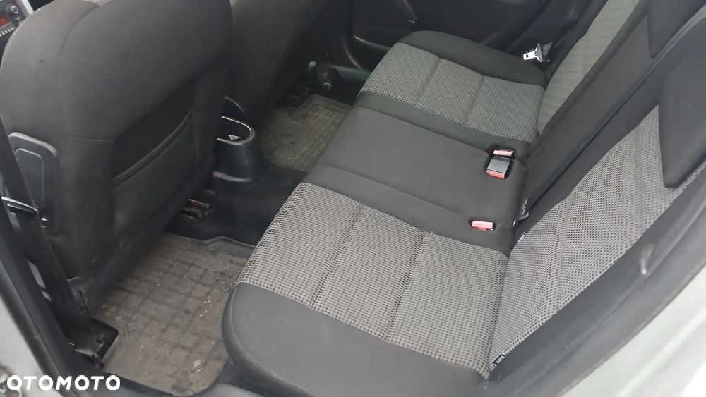 Peugeot 207 1.6 HDi - 12