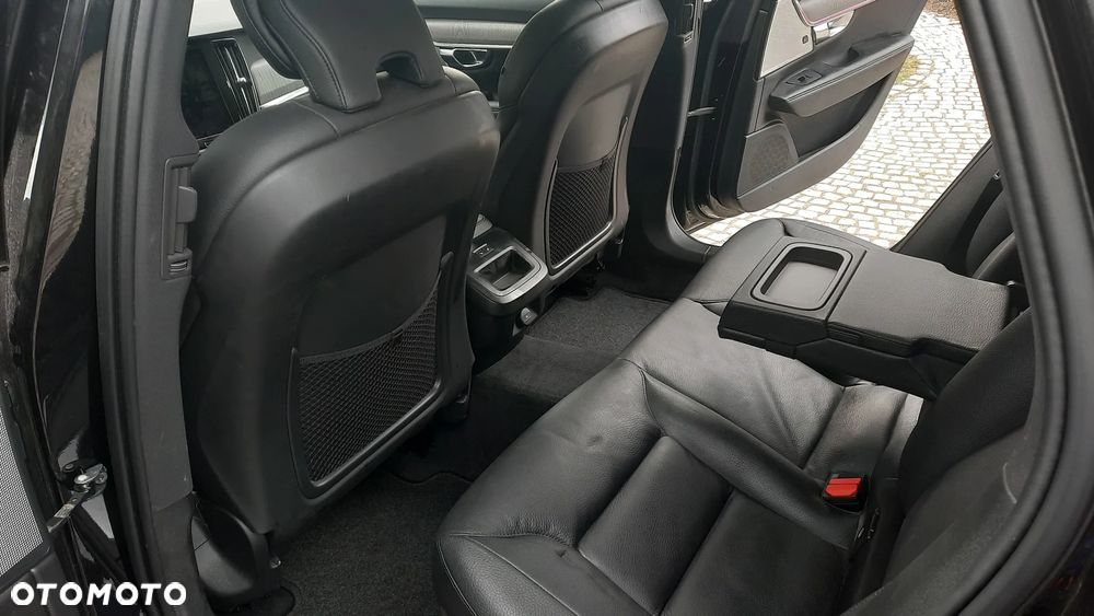 Volvo V90 Cross Country - 10