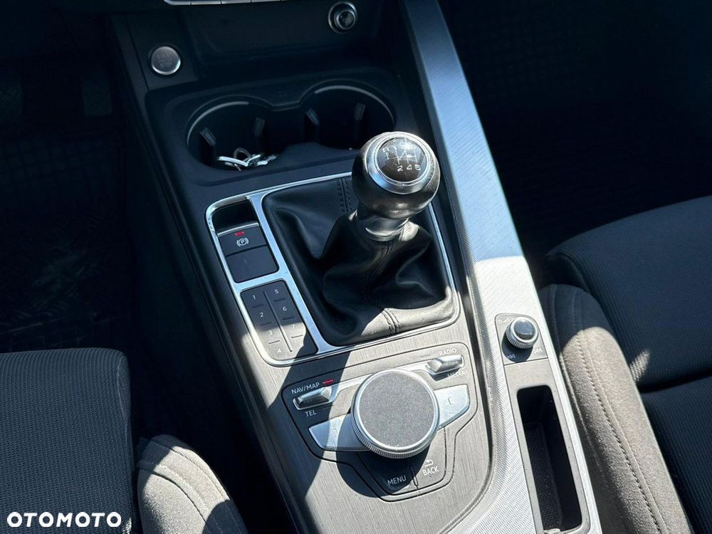 Audi A4 Limousine - 31