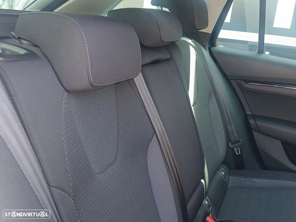 Skoda Octavia Break 2.0 TDI Ambition DSG - 21