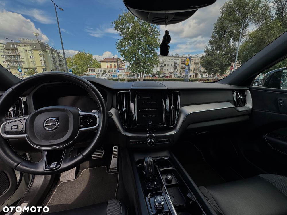 Volvo XC 60 B4 D AWD R-Design - 11