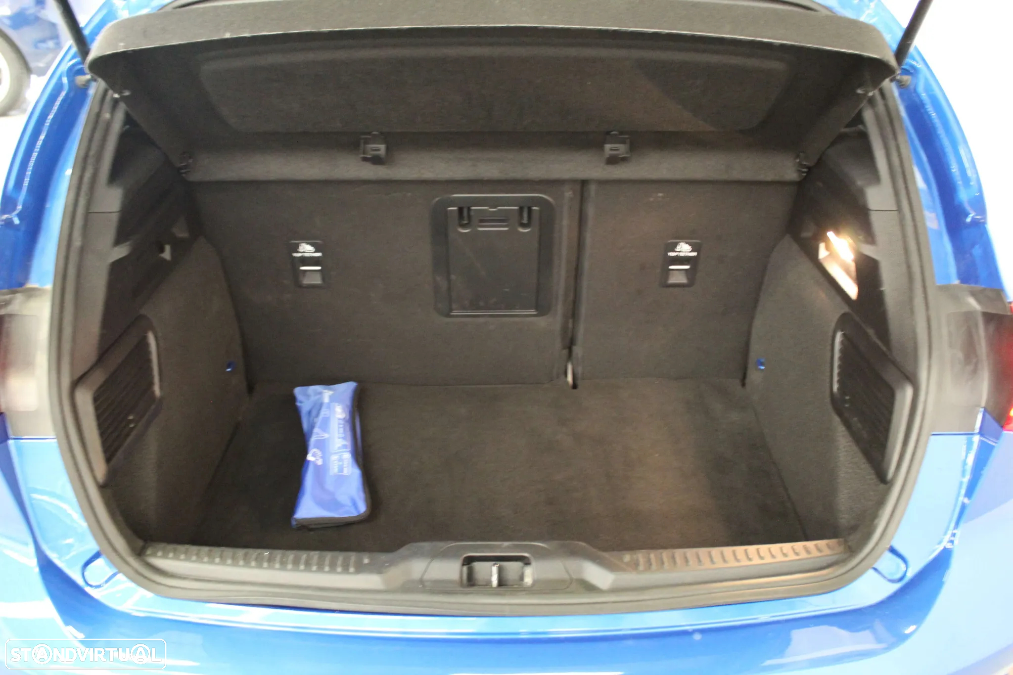 Ford Focus 1.0 EcoBoost MHEV ST-Line - 27