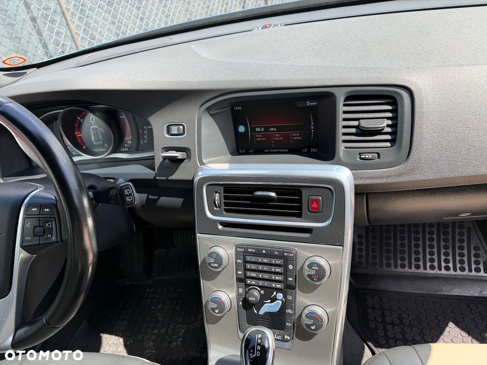 Volvo V60 D4 Drive-E Momentum - 12