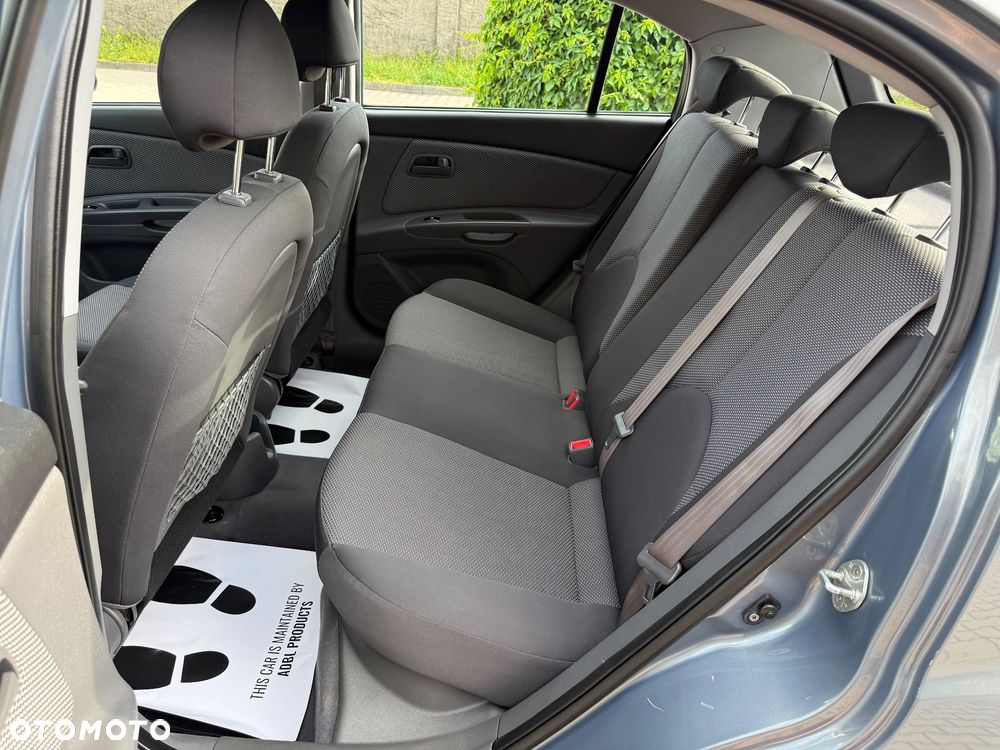 Kia Rio 1.4 Comfort - 27