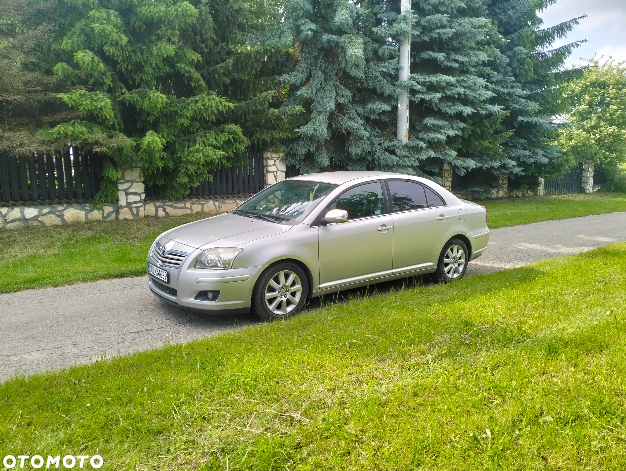 Toyota Avensis - 2