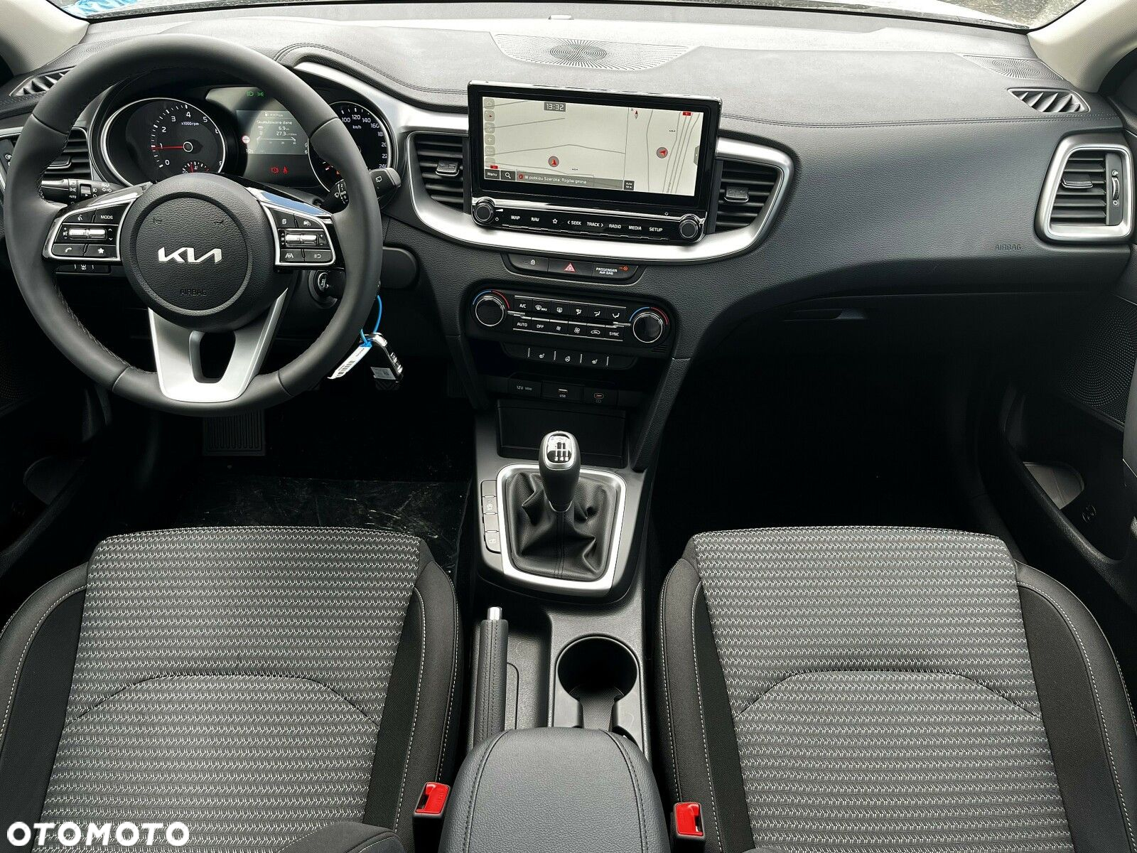 Kia XCeed - 14