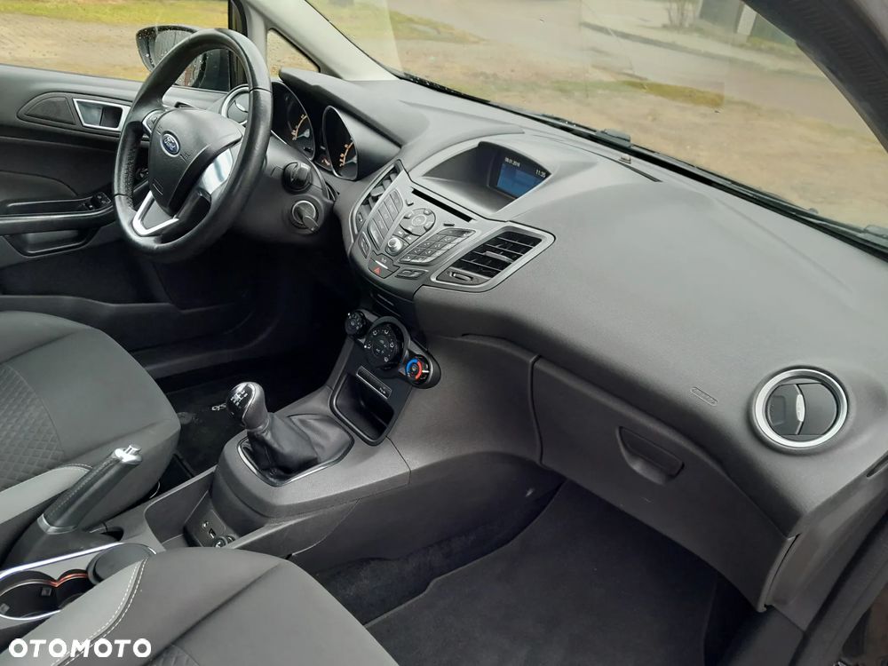 Ford Fiesta 1.0 Champions Edition - 21