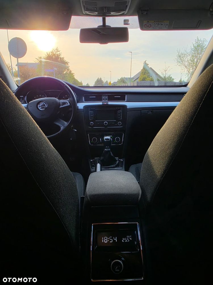 Skoda Superb 1.6 TDI Ambition - 11