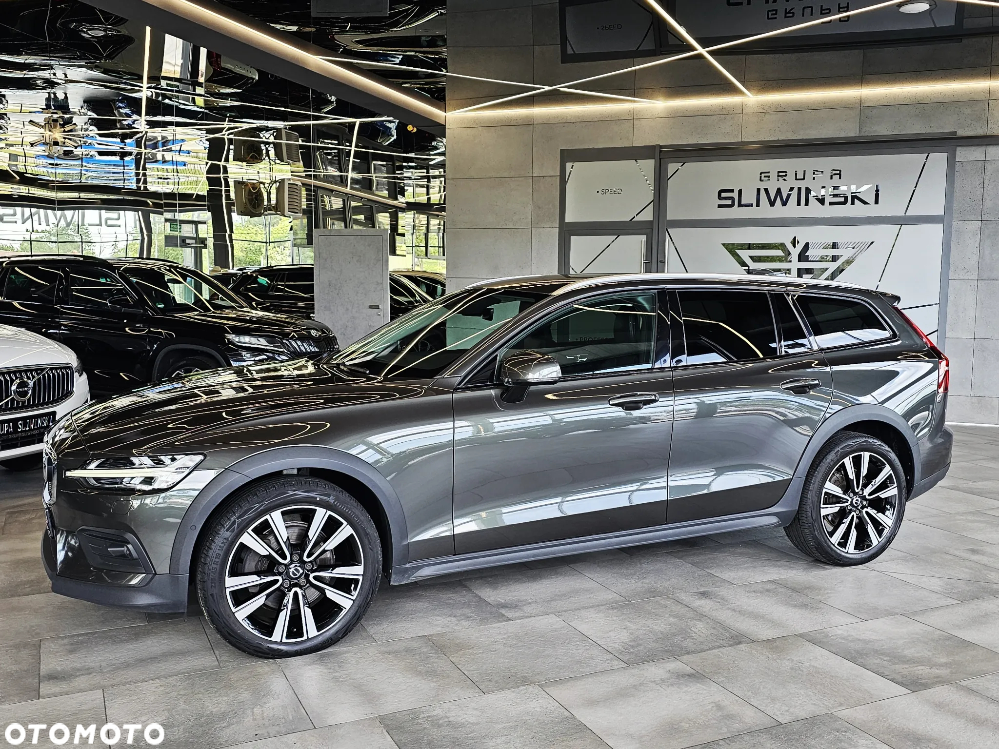Volvo V60 Cross Country B4 D AWD Geartronic - 4