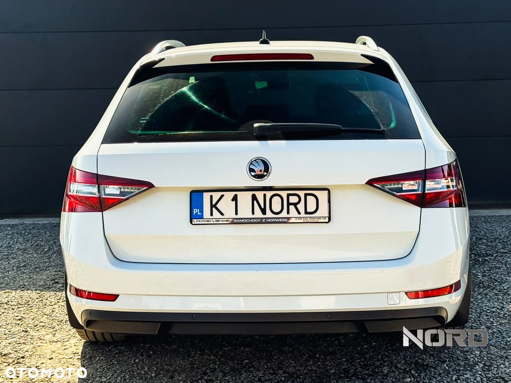 Skoda Superb 2.0 TDI 4x4 DSG L&K - 9