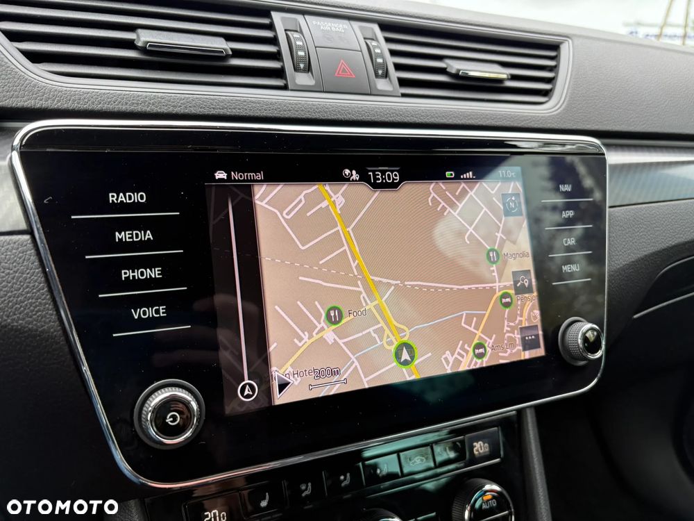 Skoda Superb 2.0 TDI SCR Sportline DSG - 20