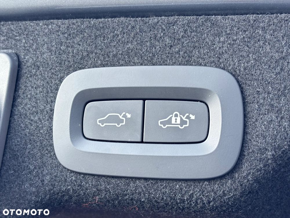 Volvo S90 D5 AWD R-Design - 39