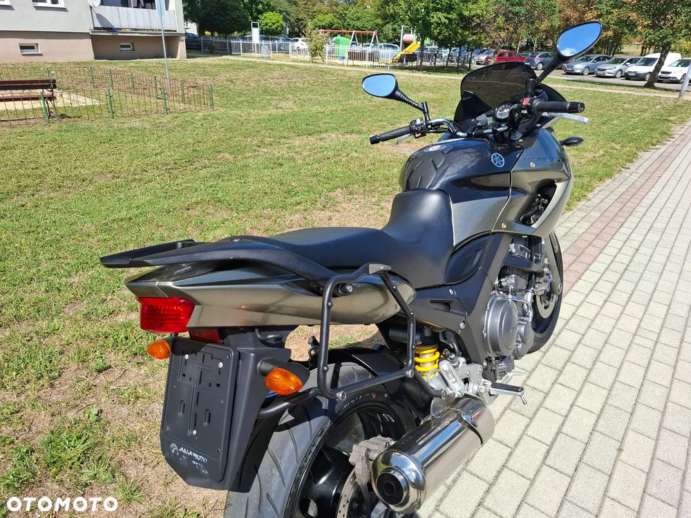 Yamaha TDM - 28