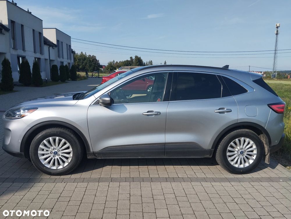 Ford Kuga 2.5 Duratec FHEV 4x4 TITANIUM - 3