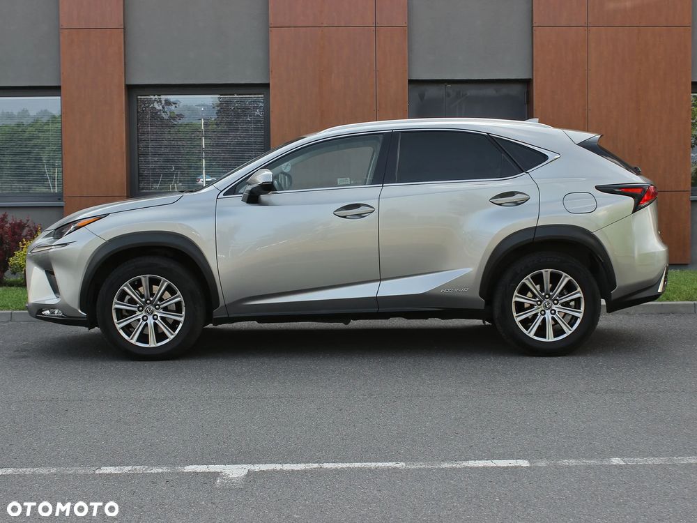 Lexus NX 300h Elite 2WD - 9