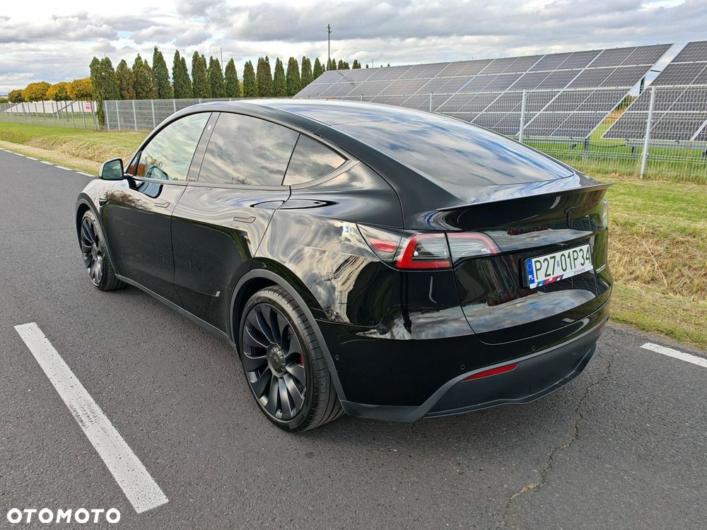 Tesla Model Y Performance Dual Motor AWD - 4