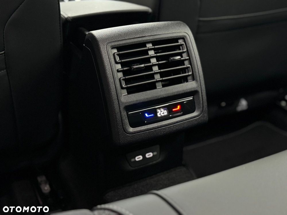 Volkswagen Golf - 28