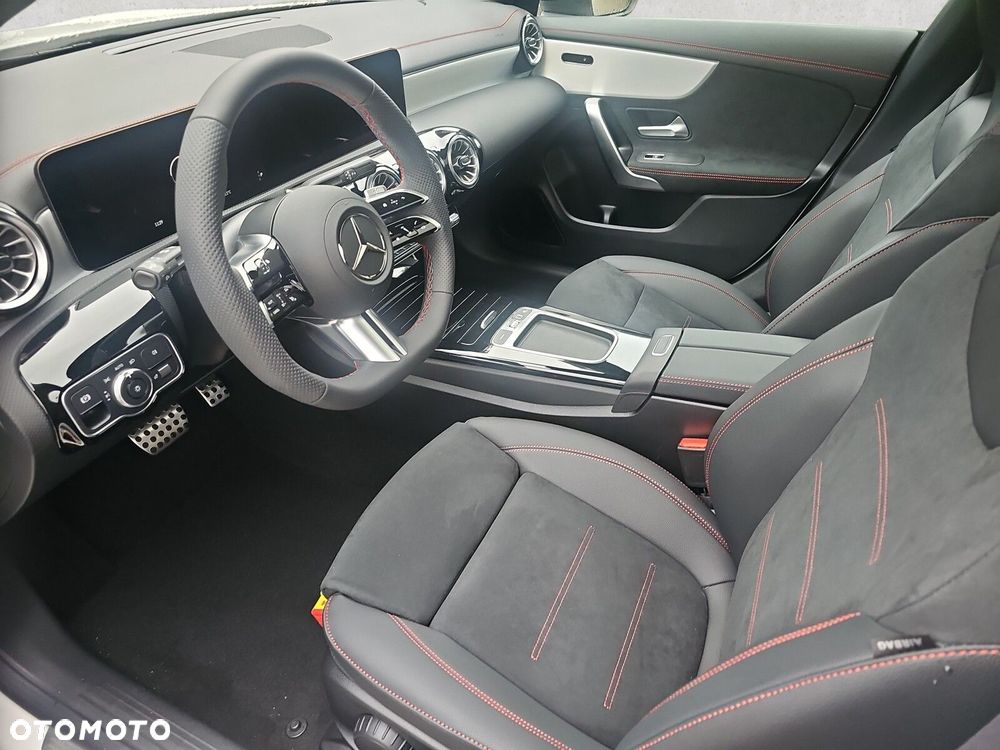 Mercedes-Benz CLA - 11