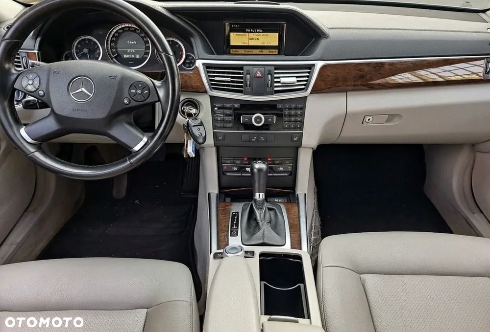 Mercedes-Benz Klasa E 220 CDI DPF BlueEFFICIENCY 7G-TRONIC Elegance - 13