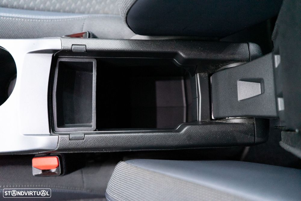 Peugeot 2008 1.2 PureTech Allure Pack EAT8 - 19