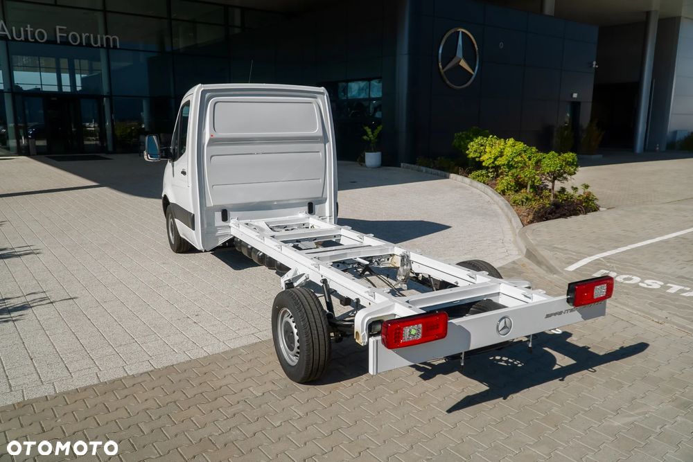 Mercedes-Benz Sprinter - 9