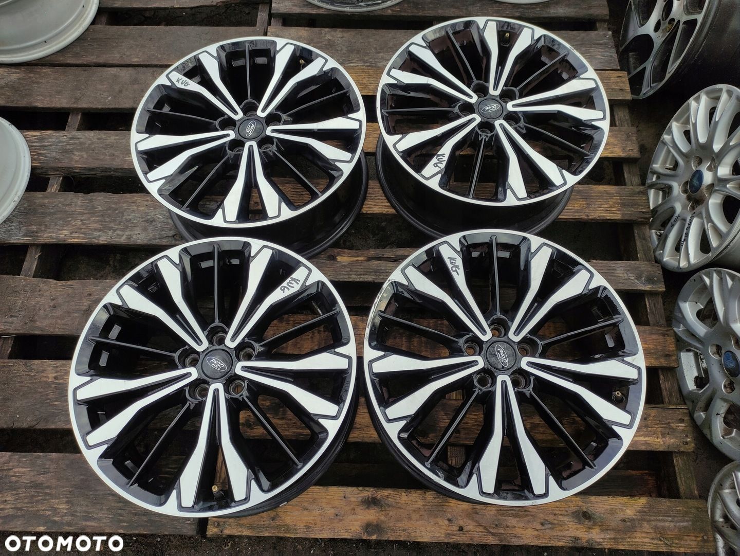 FORD KUGA MK3 FELGI ALUMINIOWE 19 5x108 ET50 R19 LV4C-1007-P2A LV4C-P2A - 1