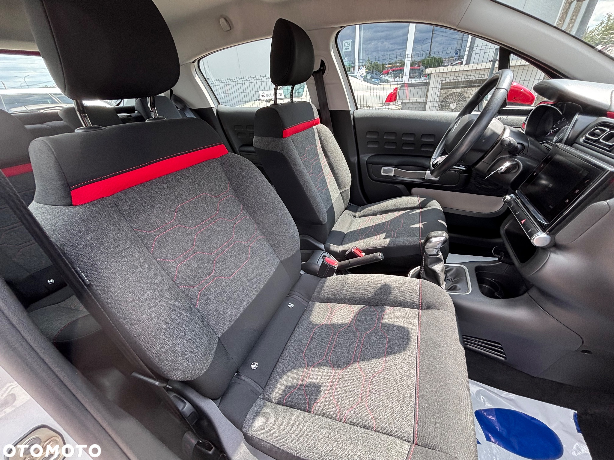 Citroën C3 1.2 PureTech Shine - 32