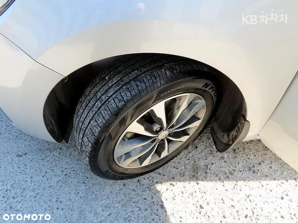 Kia Carnival - 6
