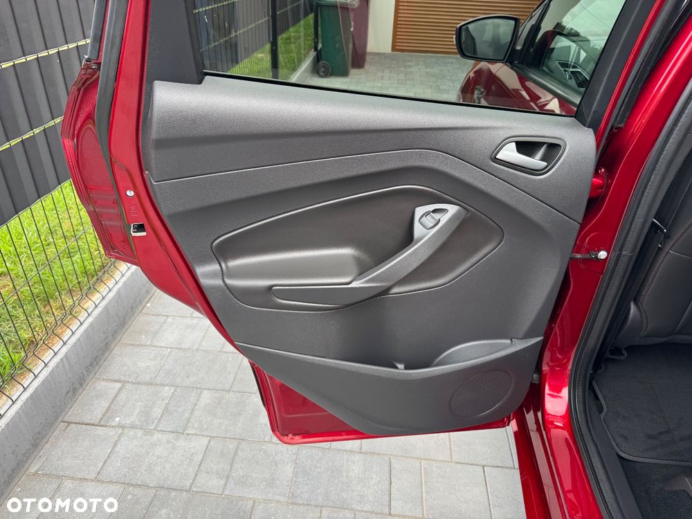 Ford Kuga 1.5 EcoBoost 2x4 ST-Line - 23