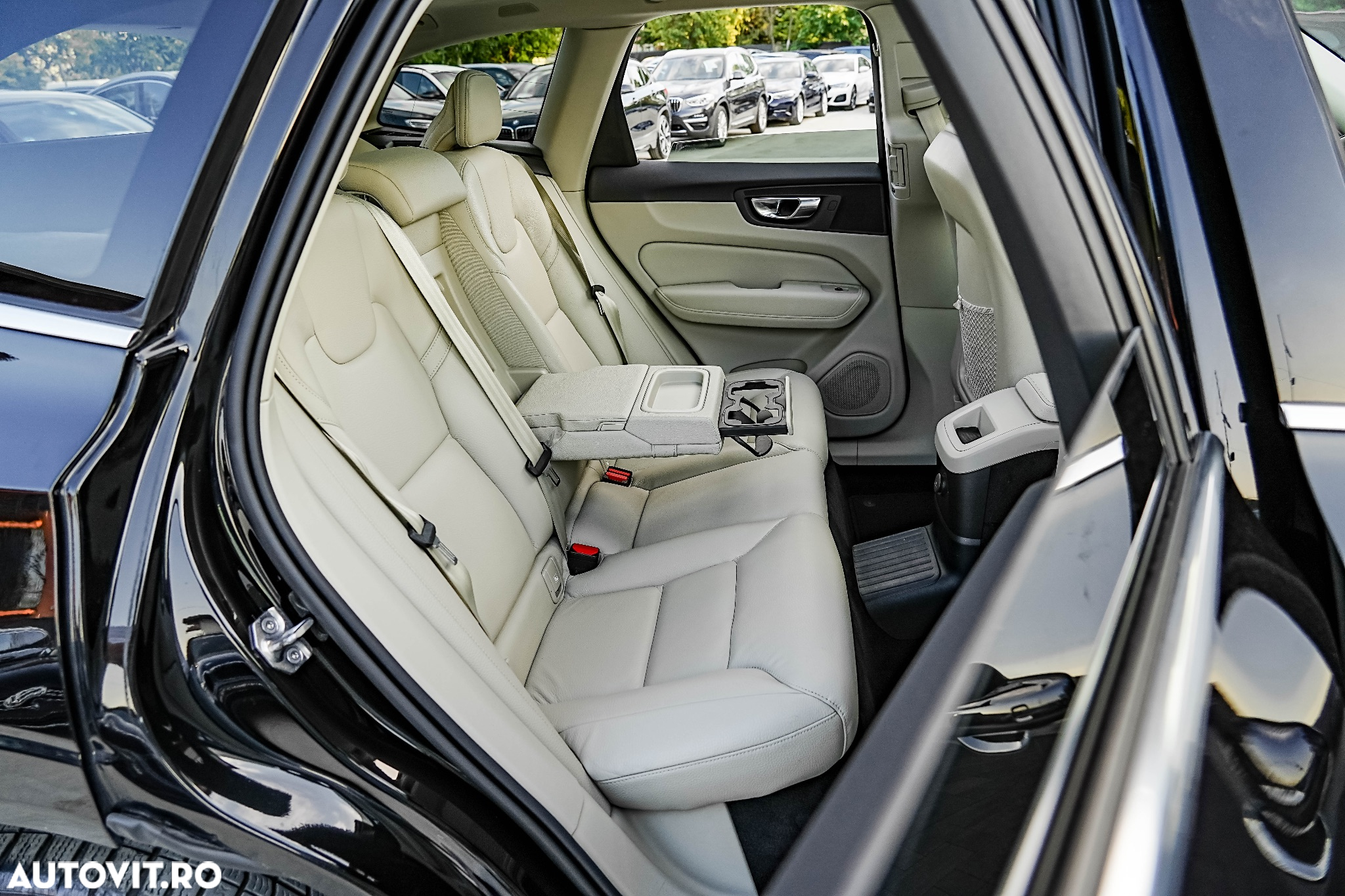 Volvo XC 60 T6 AWD Recharge Geartronic Inscription - 18